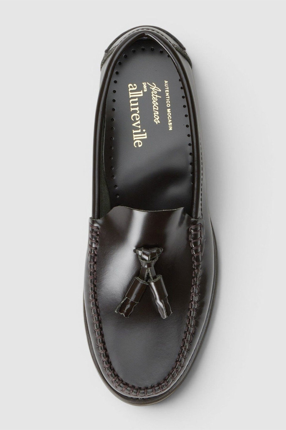 タッセルローファー