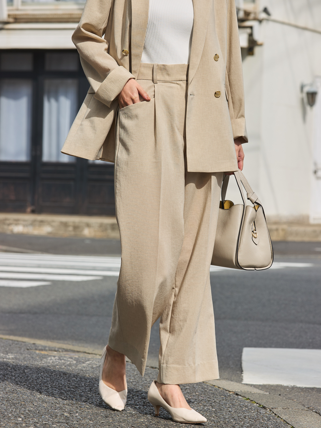 涼しいをまとう通勤服 BIYORI UP - SUIT SQUARE